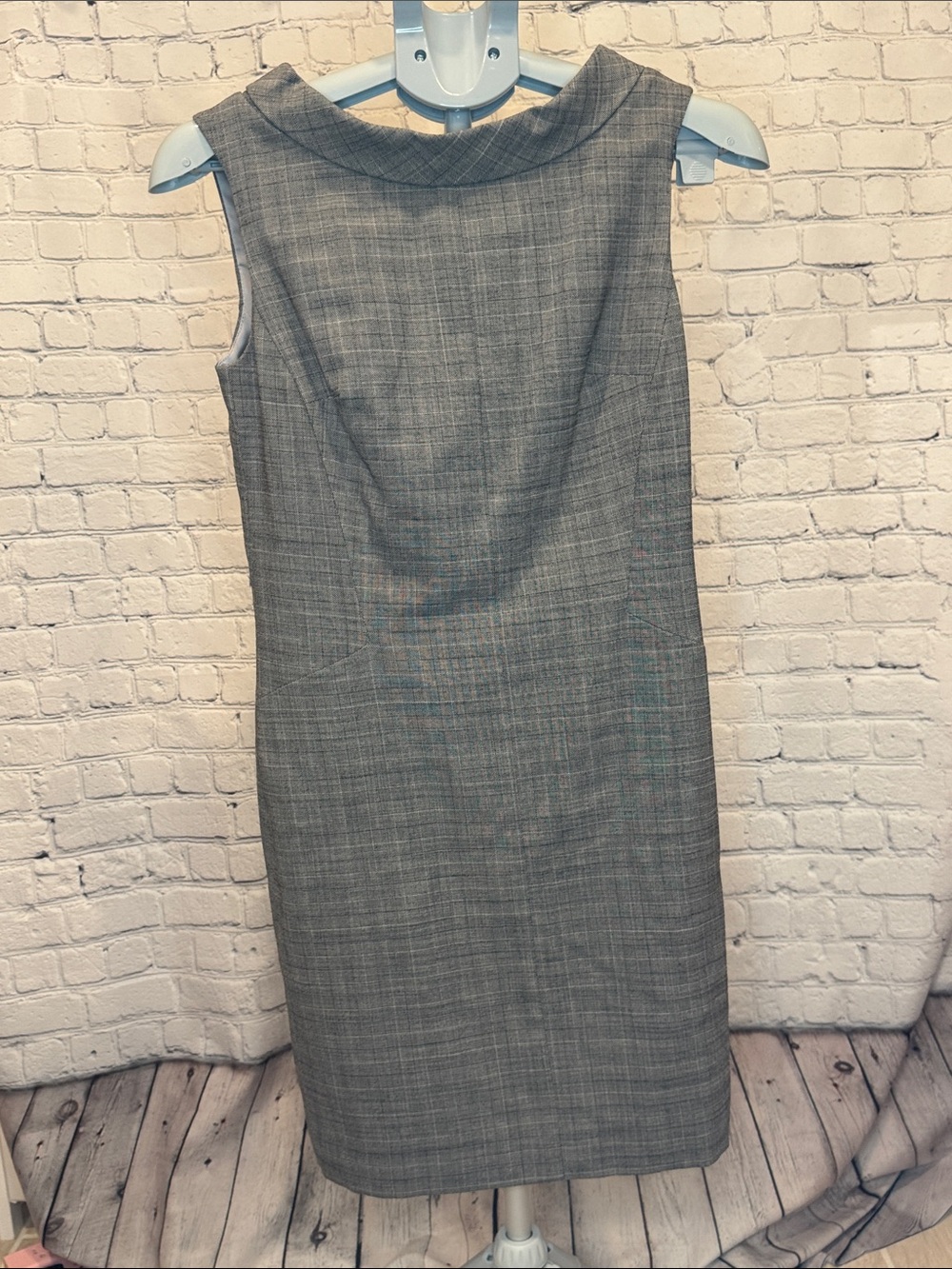 Banana Republic Gray Plaid Sleeveless Sheath Dress